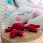 Hoooked DIY Crochet Kit - Crab Toby