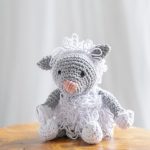 Hoooked DIY Crochet Kit - Lamb Lewy