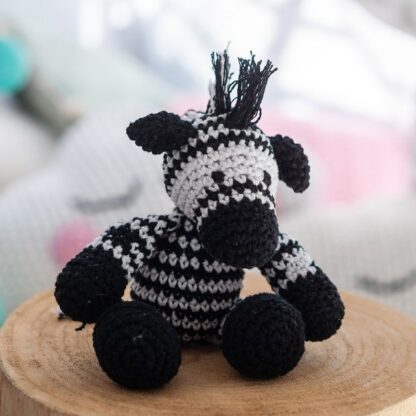 Hoooked DIY Crochet Kit - Zizi Zebra
